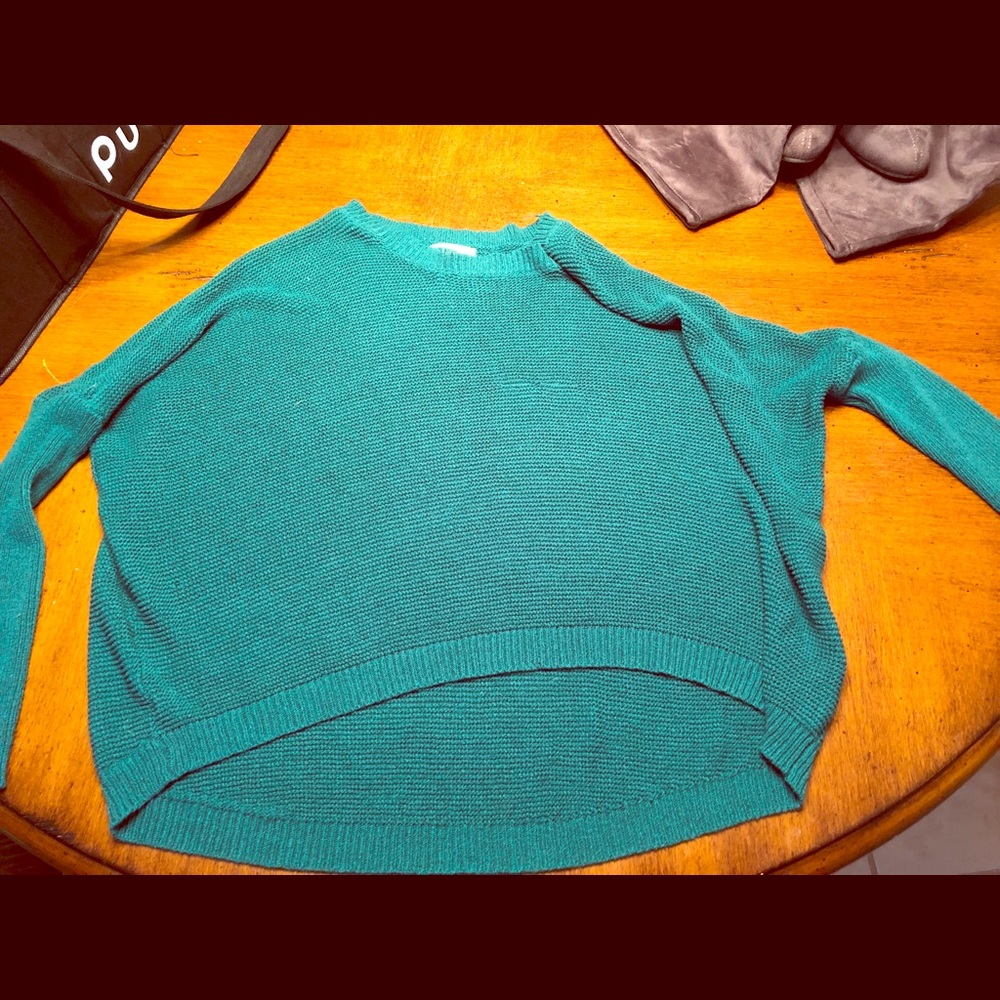 Thin sweater